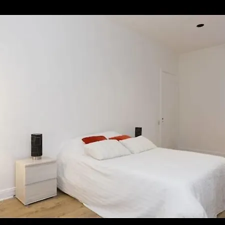 Foch Apartment
