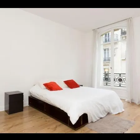 Foch Apartment *