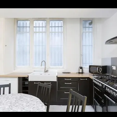 Foch Apartment