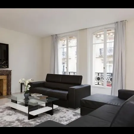 Foch Apartment *